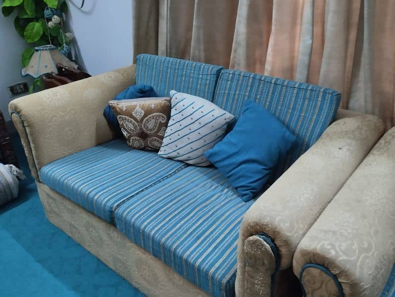 Seven seater sofa set in good condition 1