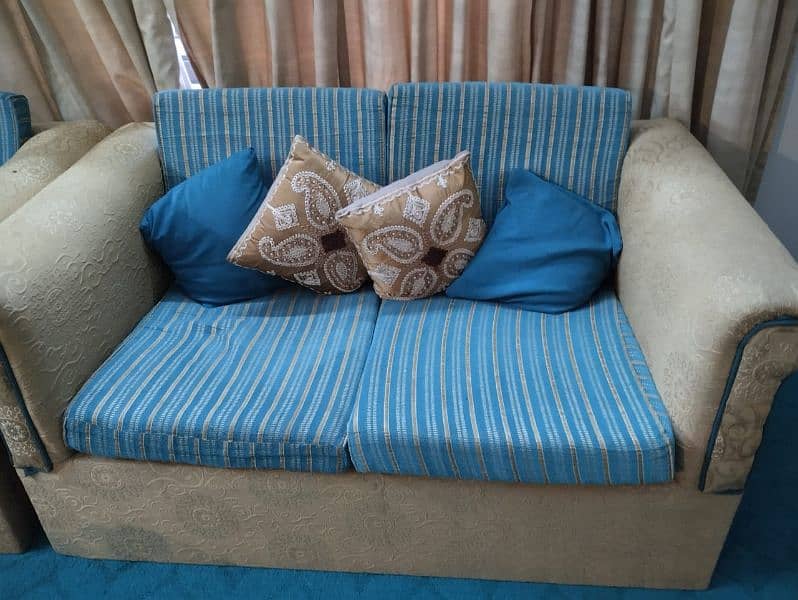 Seven seater sofa set in good condition 3