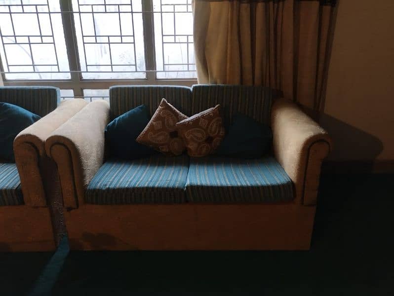Seven seater sofa set in good condition 4