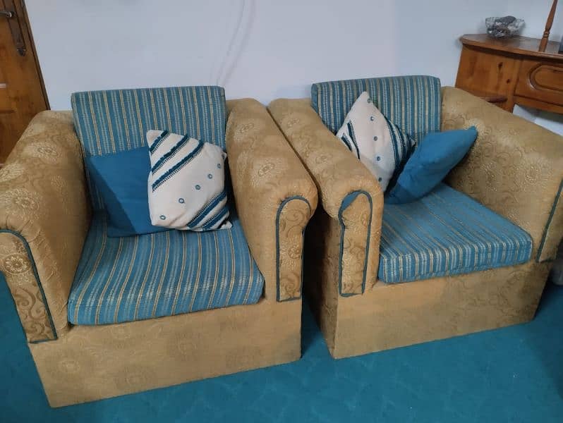 Seven seater sofa set in good condition 6