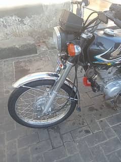 Honda 125 For sale my contact number 03328081003