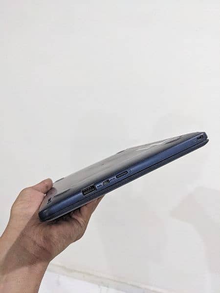 Asus Chromebook e200h 2