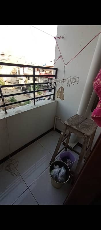 In North Nazimabad Block i 2nd Floor Portion Like a New Condition and well Maintained 3 Bed Rooms Drawing Dinning 10