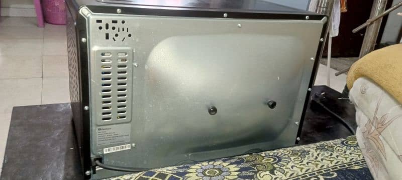 MICROWAVE OVEN BAKING AND GRILL OVEN 2