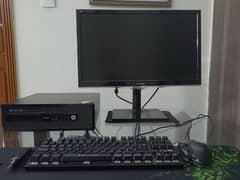 Desktop PC ( PRICE IS INCLUDED WITH ALL STUFF) 0