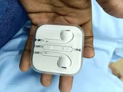 Apple iPhone 3.5” earphones (original) 0
