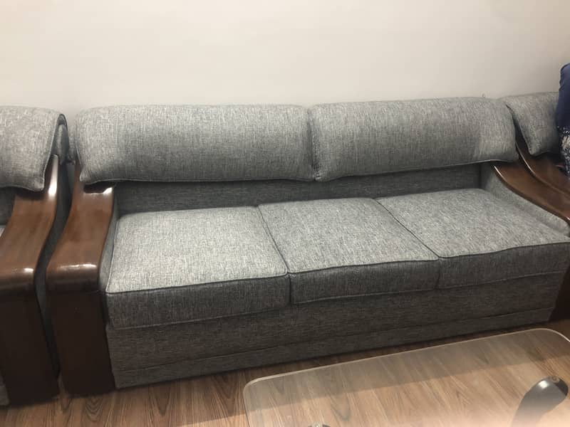 Newly Polished 5 Seater Grey Sofa Set for Sale 1