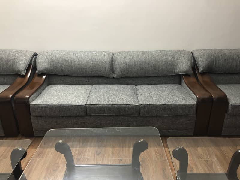 Newly Polished 5 Seater Grey Sofa Set for Sale 4