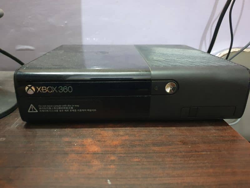 xbox360 e ultra slim 64gb hard non jail break 1
