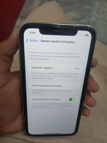 I phone XR non pta 64 GB 84 health 10 by 10 convert to 15 pro 4