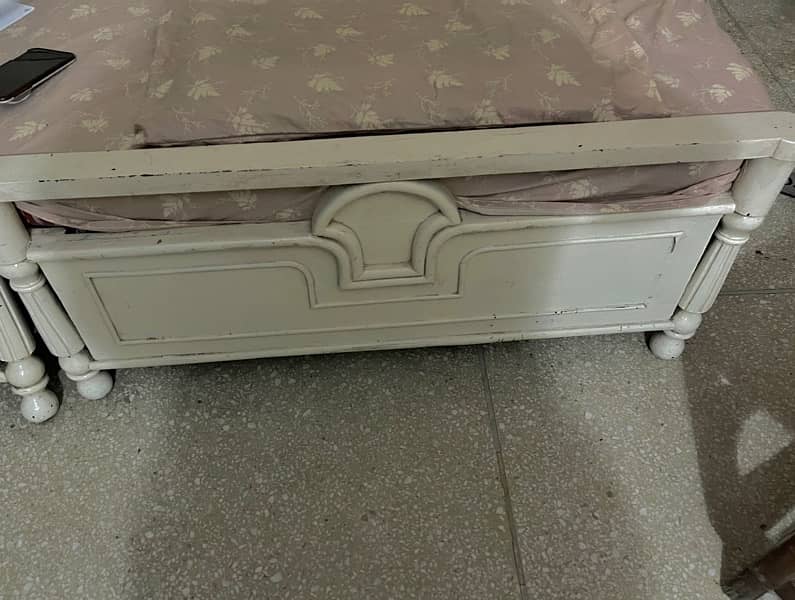 2 single beds for sale with matresses 2