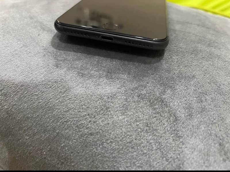 iPhone 8 plus 64gb Pta approved 6