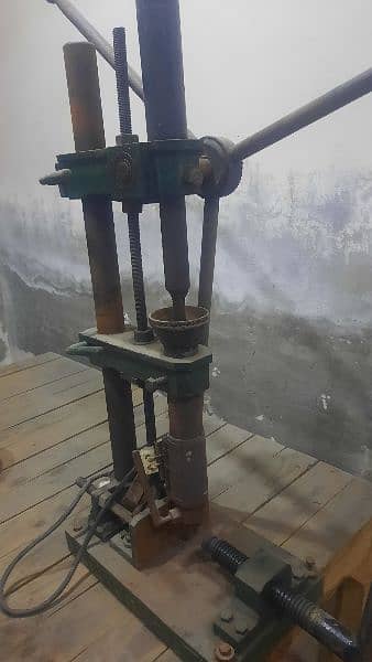 Hand molding machine (3 Number) in Working condition 1