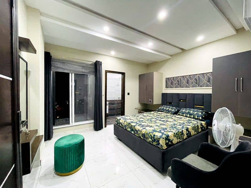 One bed room luxury apartments for daily basis . 1
