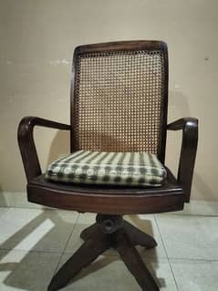 office chair just 1 month use