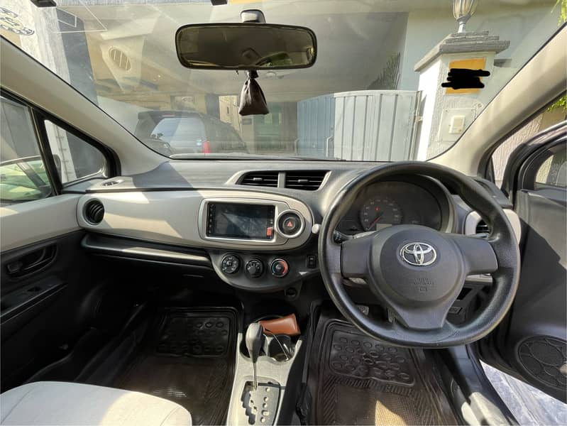 Toyota Vitz 2012/2015 4