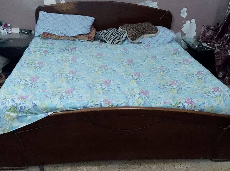Double bed,Almirah, 4