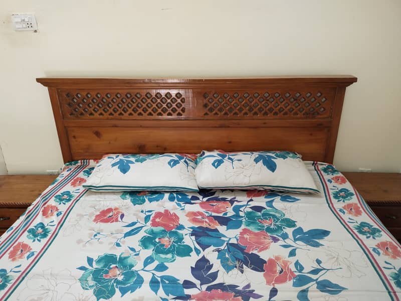 Double Bed with mercury matress & side tables 3