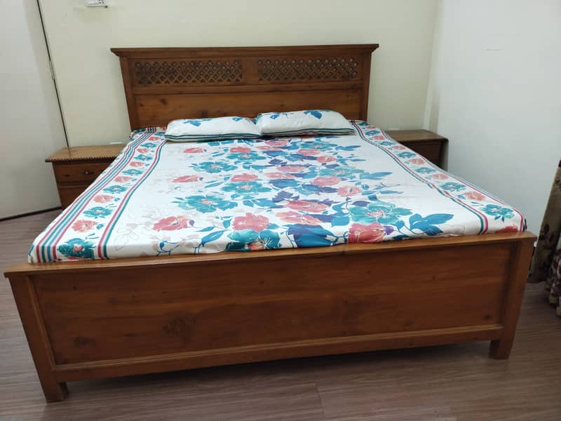 Double Bed with mercury matress & side tables 4