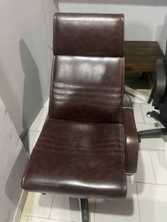 4 Computer chairs for sale maintenance required. 0