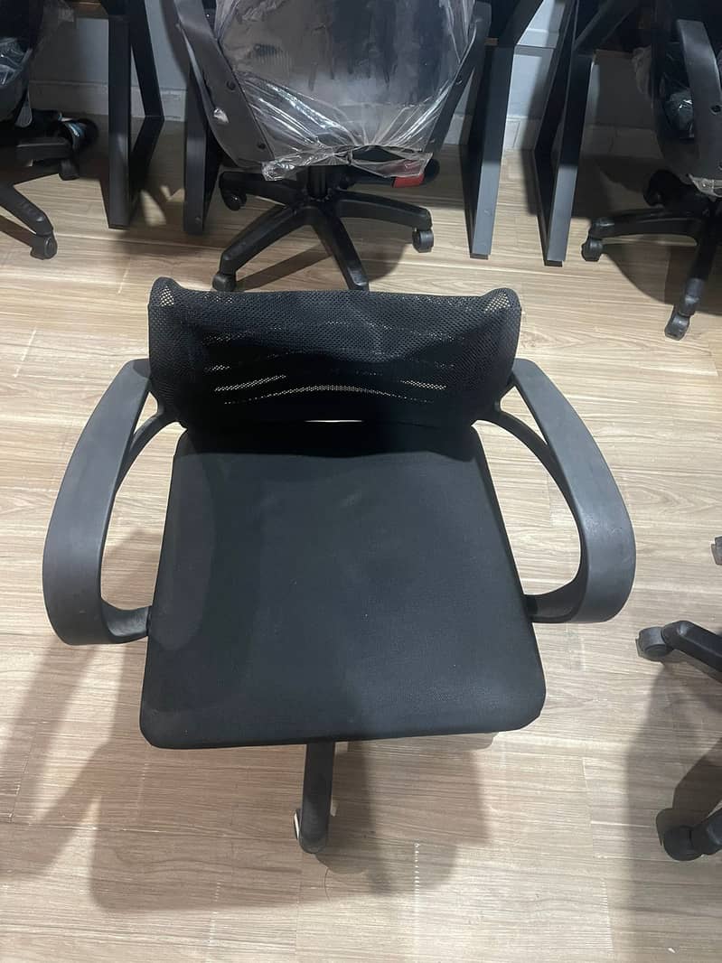 4 Computer chairs for sale maintenance required. 2