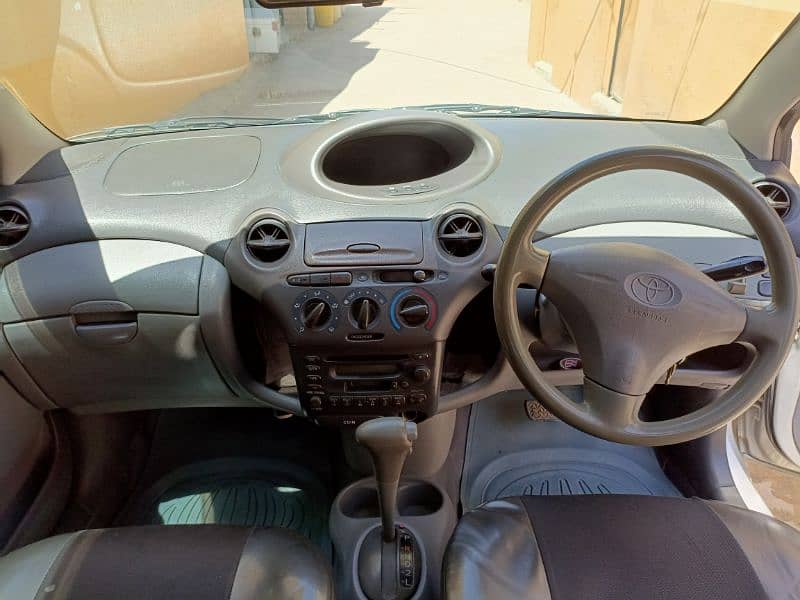 Toyota Vitz 1999 3