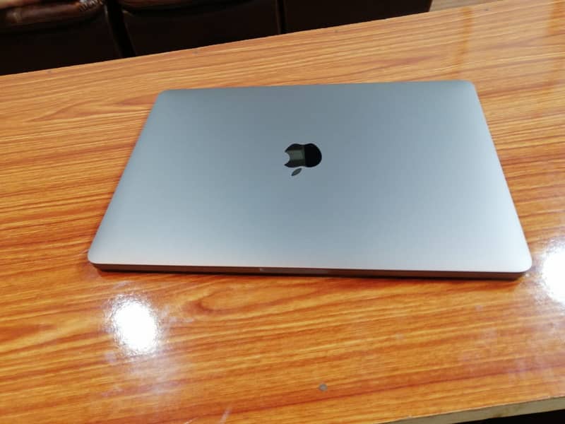 Macbook Pro 2019 i7-1TB SSD 1
