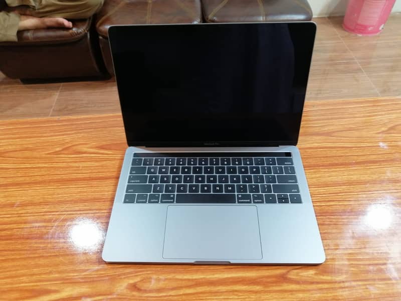 Macbook Pro 2019 i7-1TB SSD 2