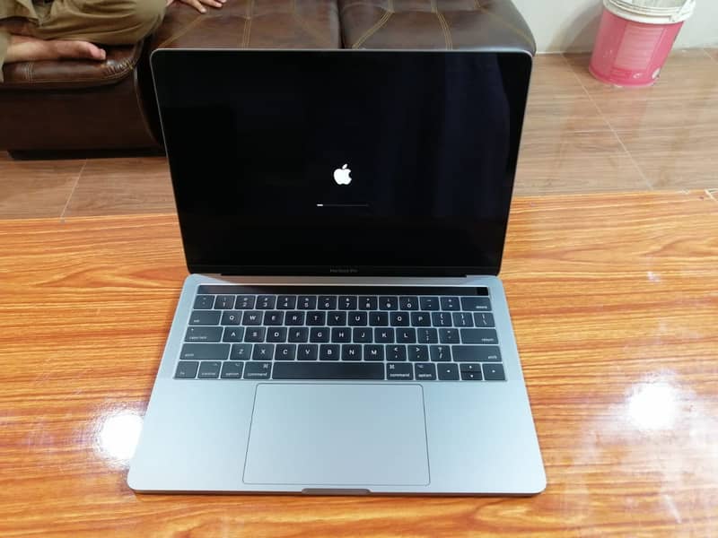 Macbook Pro 2019 i7-1TB SSD 5