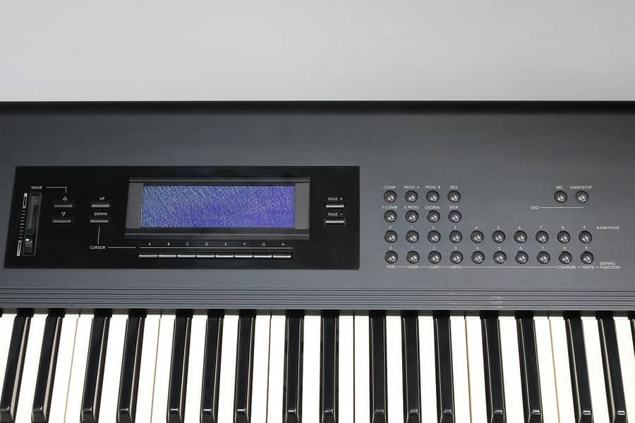 Korg T3 ex Music Synth Workstation  With Stand 0