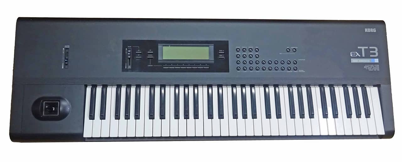 Korg T3 ex Music Synth Workstation  With Stand 1