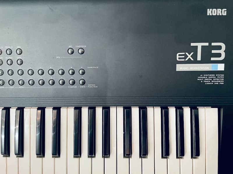 Korg T3 ex Music Synth Workstation  With Stand 3