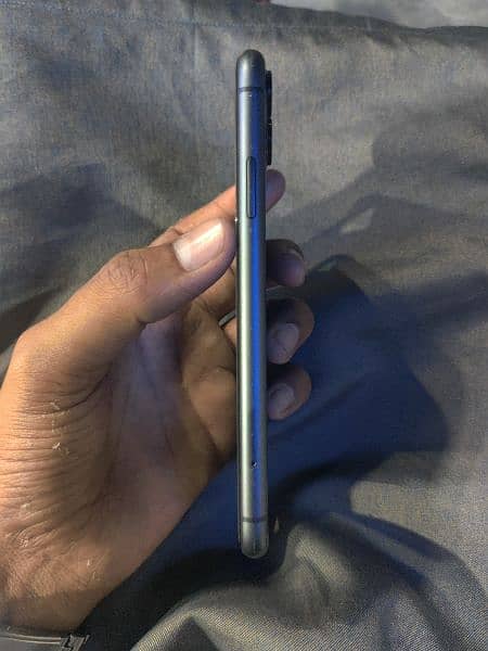 Apple Iphone 11 64 GB | Factory Unlocked 2