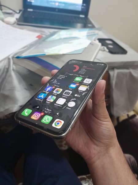 iphone 11 pro 64 GB Approved dual sim 2