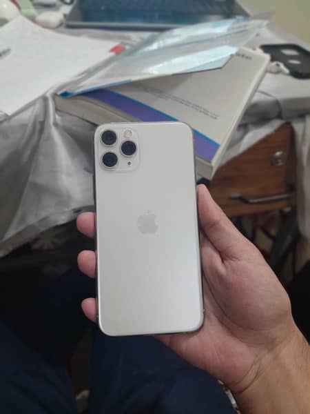 iphone 11 pro 64 GB Approved dual sim 3