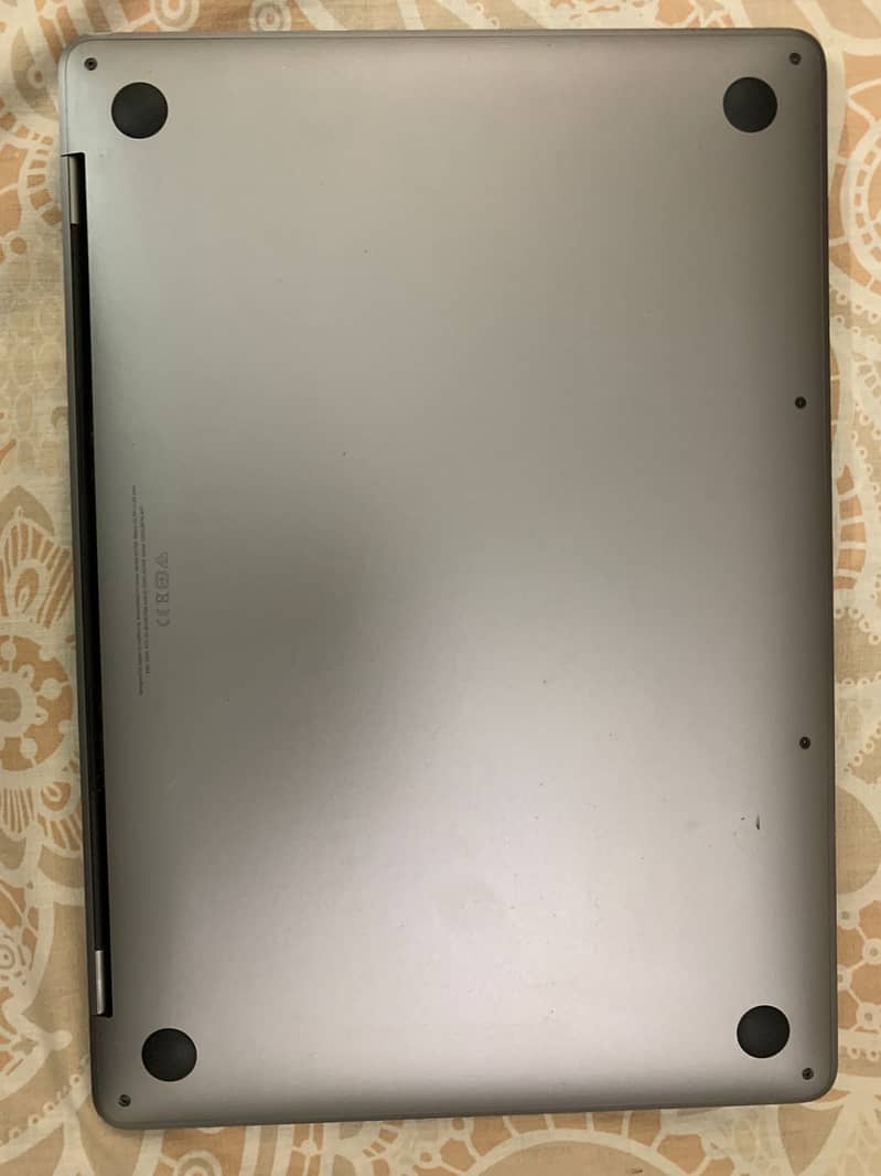 MacBook Pro 2019 - 13inch - i5 quadcore - 8gb 128gb 2