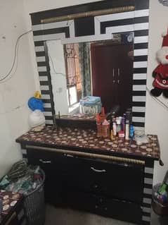 dressing table good condition 0