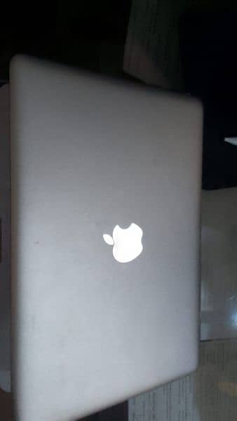 Apple MacBook pro with i5 2.59GHz 4