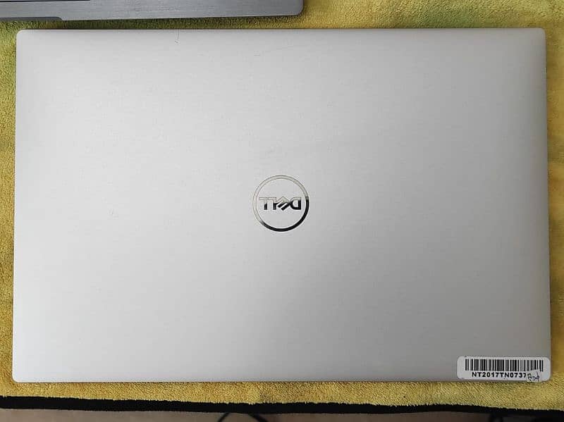 Dell laptop inetel i7 core (TM) 1065G7 CPU@1.30GHz 1