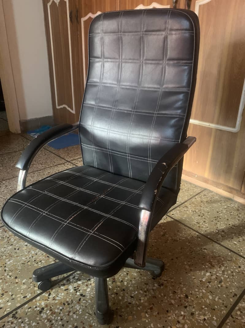 2 office Chairs 1