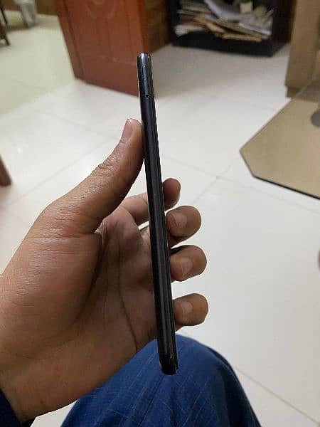 Honor 8c 3 /32 Dual Sim Official Approved 1