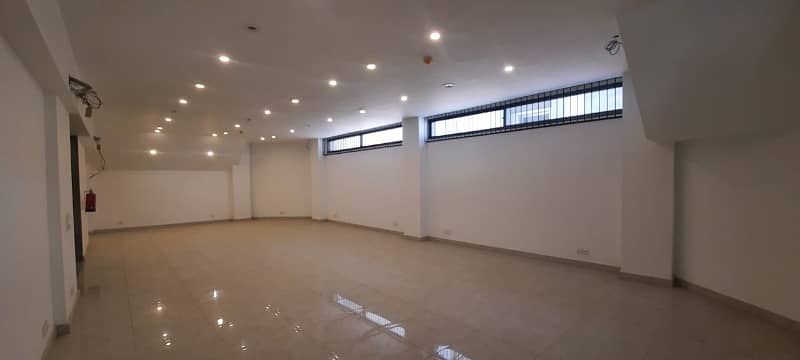 Defence 2000 Sq Ft Office Floor For Rent 1