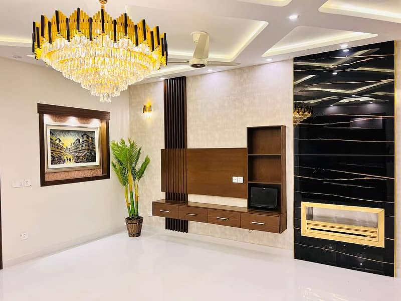 10 Marla Upper Portion on Beautiful Location For Rent in Bahria Town Lahore 5