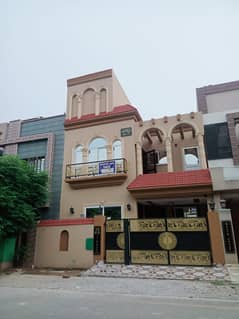5 Marla House on Beautiful Location For Rent in Bahria Town Lahore 0