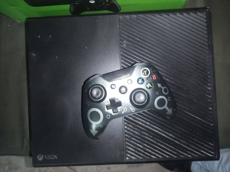 Xbox one 500gb with controlar 03024131124whtsup 1