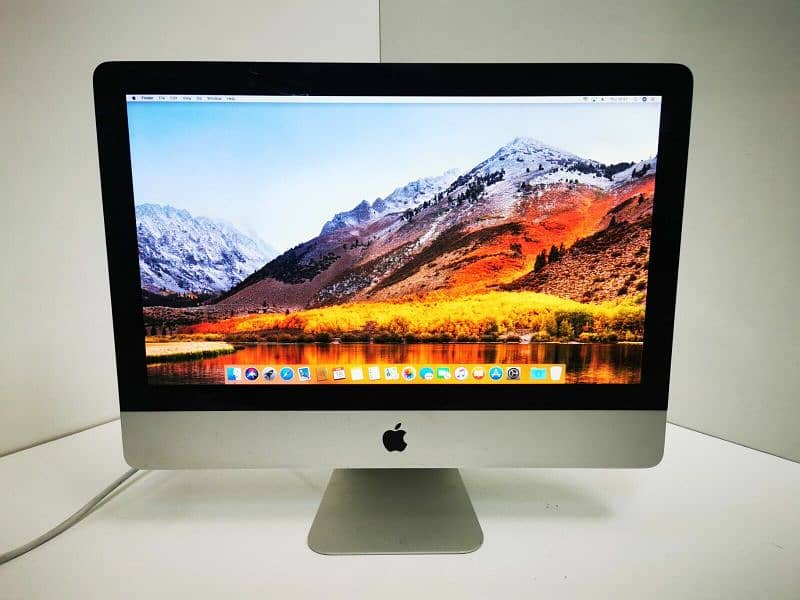 *Apple iMac (21.5-inch Display, Mid 2011) All in One Computer (AIO) 0