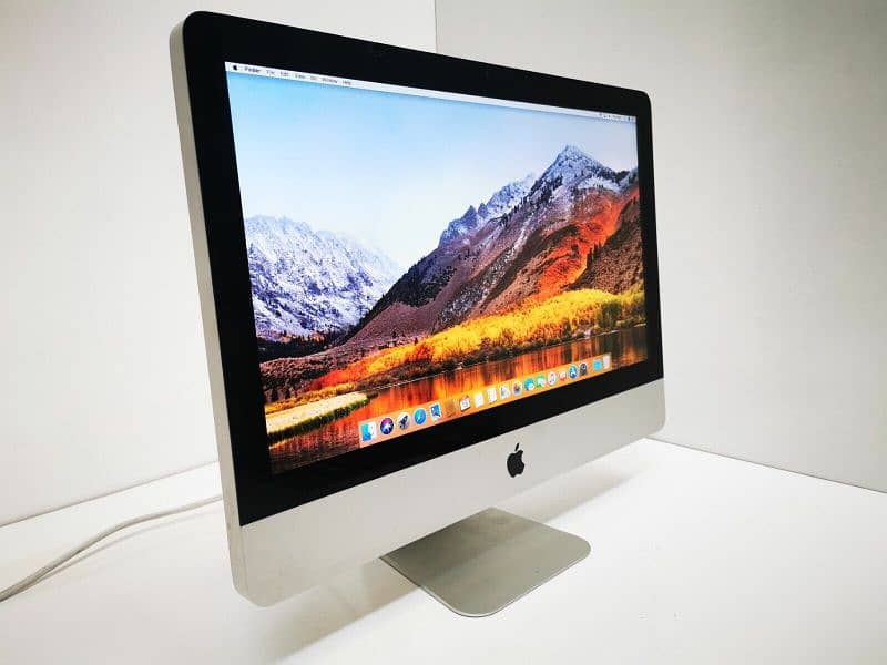 *Apple iMac (21.5-inch Display, Mid 2011) All in One Computer (AIO) 7