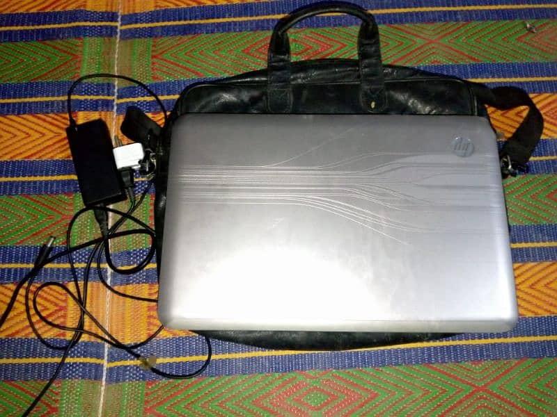 laptop boht lush condition hi all ok hi charger aur bag KY sath. 2