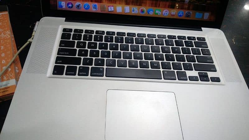Macbook pro apple laptop 3