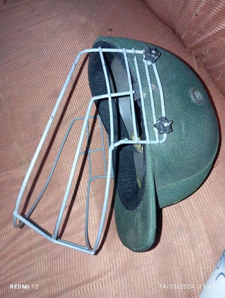 Cricket helmet for 9 to 14 years old boys 2